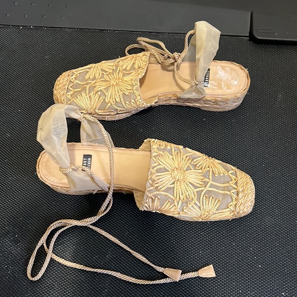 Stuart Weitzman Boho Tie Up Espadrilles Sandals Size 8.5 B - Picture 13 of 16